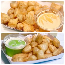โรตีทอดกรอบสังขยาไข่สีส้ม + โรตีทอดกรอบสังขยาใบเตย