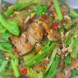 สุกี้แห้งหมูกรอบ