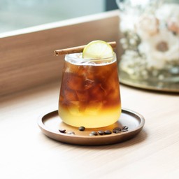 อเมริกาโน่เย็นน้ำผึ้งมะนาว