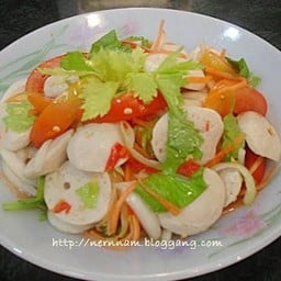 อาหารตามสั่ง ยำลูกชิ้น  1