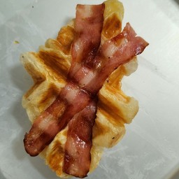 (1 ชิ้น) croffle bacon