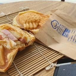 ครัวซองต์ ไทยากิไส้แฮมไก่+ชีส