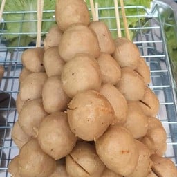 ลูกชิ้นปิ้งนิกุ