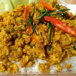 ข้าวคั่วกลิ้งไก่