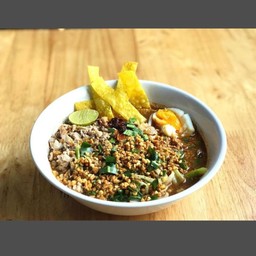 ก๋วยเตี๋ยวหมูสับต้มยำ