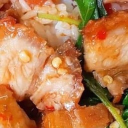 ครัวกระเพราเนื้อวัว,หมูกรอบ🌶️ต้มยำน้ำข้น,อาหารตามสั่ง