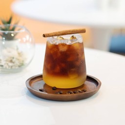 อเมริกาโน่เย็นน้ำผึ้ง