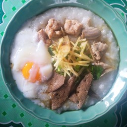พั่แหม่ม ยำแหนมหมูข้าวทอด&ยำขนมจีนปลาทู