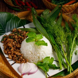 ข้าวลาภคั่วหมู