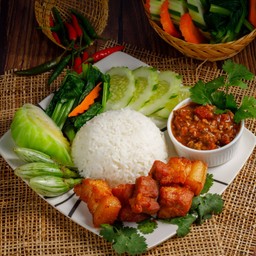 ข้าวอุ่นจิ้นหมูทอดน้ำพริก
