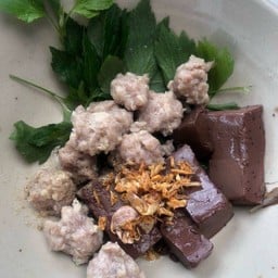 ต้มเลือดหมู หมูก้อน+เลือด