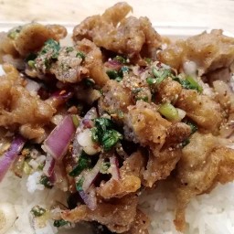 ไก่ทอด หน้า รพ.ค่ายสุรนารี