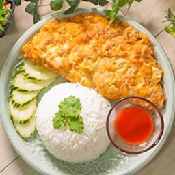 ข้าวไข่เจียวทรงเครื่อง แน่นๆ