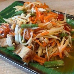 ส้มตำหมูกรอบ