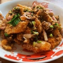 ยำไก่หน้าโรงเรียน