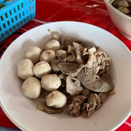 ป.ประทีป ก๋วยเตี๋ยวเรืออยุธยา(สายแข็ง)  ตรงข้ามโลตัส รังษินา