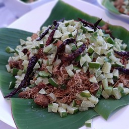 สามชั้นคั่วตะไคร้