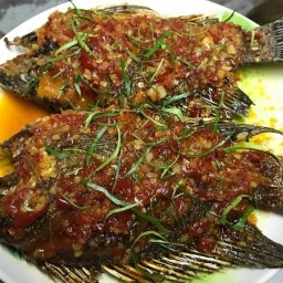 ปลาทอด หมูย่าง เนื้อย่าง น้ำจิ้มแจ่ว