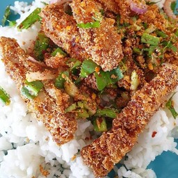 ข้าวยำไก่แซ่บ