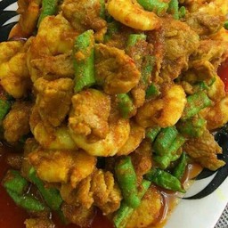 ผัดเผ็ดแกงใต้ไก่ รสเด็ด( เมนูกลับข้าว)