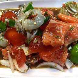 ยำแชลมอนกุ้งสดไข่แดงปลาร้า