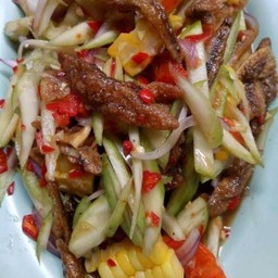 ยำมะม่วง+ปลากรอบ+ข้าวโพด