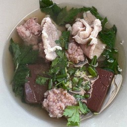 ต้มเลือดหมู ไม่เอาเครื่องใน