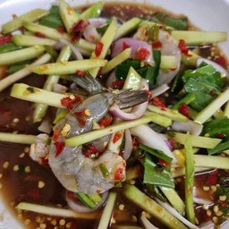 ยำมะม่วงกุ้งสด