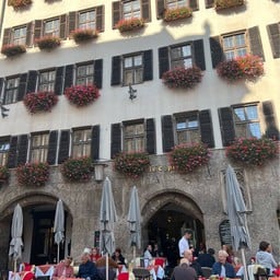 Café Bar Restaurant Maria von Burgund Innsbruck