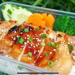 ข้าวยำไก่แซ่บ&ไก่ย่างจิ้มแจ่ว 1