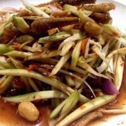 ยำมะม่วงปลากรอบ