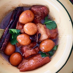 พะโล้ไข่นกกระทาหมูสามชั้น