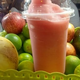 สี่สาวน้ำผลไม้ปั่น