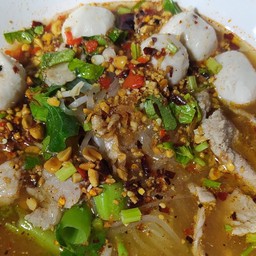 เกาเหลาต้มยำหมู