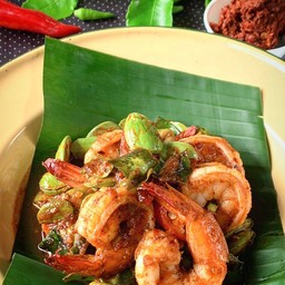 สะตอผัดน้ำพริกแกงตะวันออกกุ้งสด