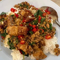 ข้าวกระเพราหมูกรอบ+หมูสับ