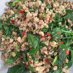 เนื้อสับผัดพริกขี้หนูสวนโหระพา