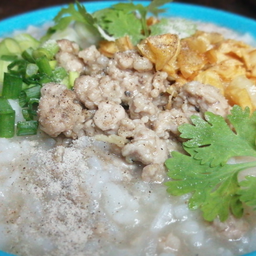 ข้าวต้มหมูทรงเครื่อง