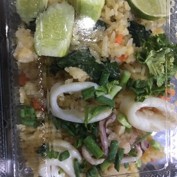 ยายฟ้าจานด่วน หน้าหอสตรีธรรม