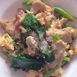 ผัดซีอิ๊วหมูหมักเส้นใหญ่