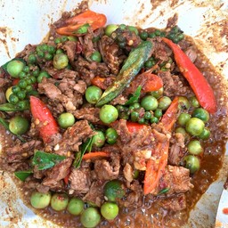 แกงป่าเนื้อมะเขือพวง(แบบแห้งสไตล์ภาคตะวันออก)
