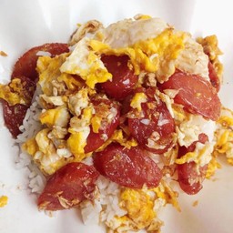 กุนเชียงทอดไข่ขยี้ ราดข้าว