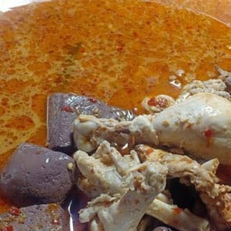 ขนมจีนเมืองย่า ตลาดย่าโม