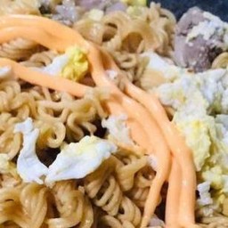 ผัดมาม่า(เจ็ดยอด) สูตร2 ใส่ซอสชีส