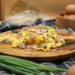 Happy chick ข้าวไข่ข้น  กระเพรา ข้าวกระเทียม ข้าวหน้าญี่ปุ่น