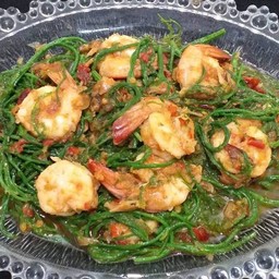 กุ้งผัดชะอม เป็นกับ