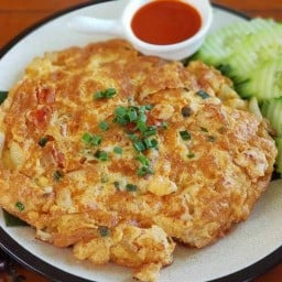 ไข่เจียวทรงเครื่อง สองยักษ์