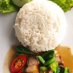 ข้าวราดคะน้า