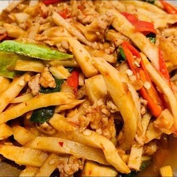 พริกแกงหมูสับหน่อไม้