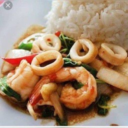 ข้าวผัดกระเพราทะเล